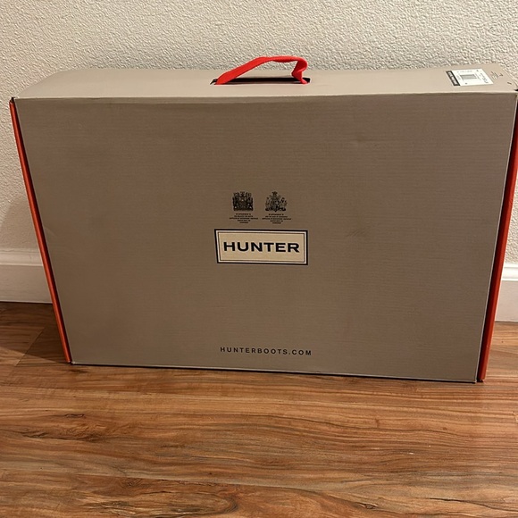 ✨Tall gloss hunter rain boots! Brand new✨ - Picture 12 of 12